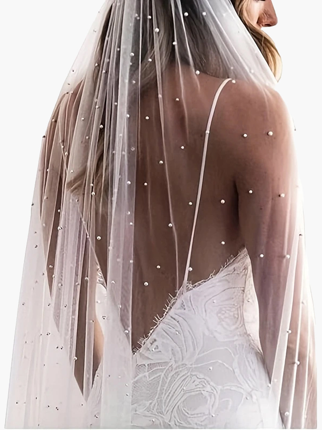 Luxurious Veil with Comb and Pearl Embellishments - 3m